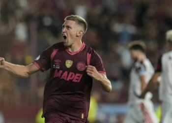 Flamengo joga mal e perde para o Lanús no jogo de ida da Recopa