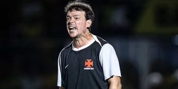 Fernando Diniz é demitido do Vasco após derrota para Fluminense