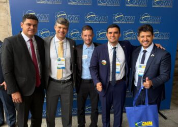 Luciano Filho garante recursos para Hugo Napoleão durante agenda em Brasília