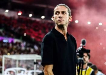 Xingado pela torcida, Filipe Luís vive primeira crise após perder segunda decisão em 2026