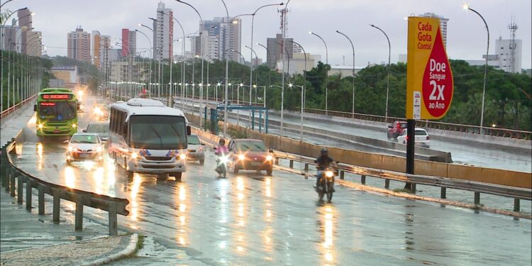 Nordeste e outras regiões do país têm alerta de chuvas intensas até sábado (7)