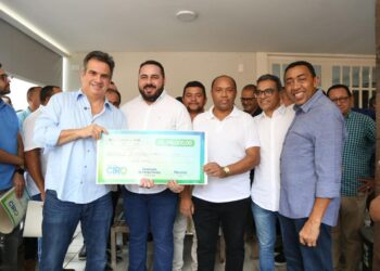 Ciro Nogueira destina mais de R$ 400 mil para construção de quadra de futebol society em Pavussu