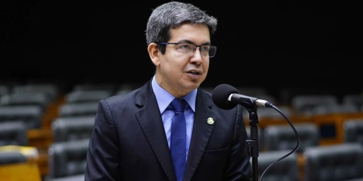 Senado aprova projeto que proíbe publicidade de casas de apostas esportivas e jogos on-line