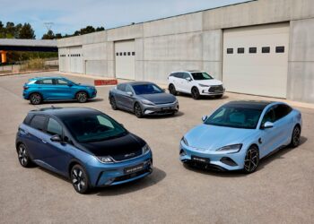 AUTOMÓVEIS: BYD Group lidera venda de carros elétricos no ano de 2025, veja ranking