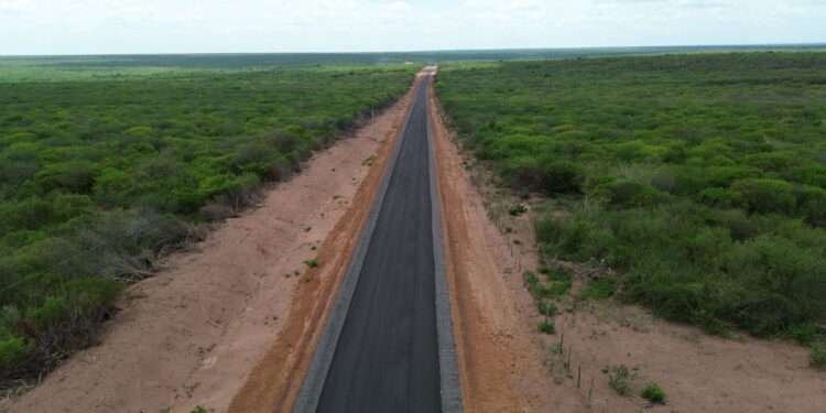 Governo do Piauí investiu mais de R$ 163 milhões em pavimentação asfáltica nos últimos três anos