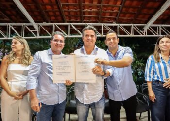 Ciro Nogueira é destaque por garantir investimentos e prefeito reforça importância de sua reeleição