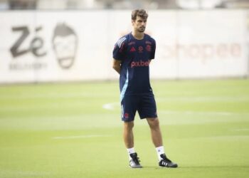 Rodrigo Caio pede para deixar o Flamengo após demissão de Filipe Luis
