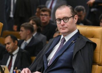 Zanin substitui Toffoli para decidir como relator sobre CPI do Banco Master