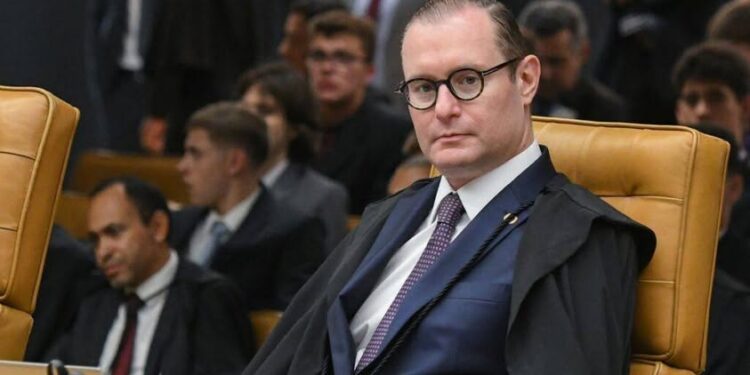 Zanin substitui Toffoli para decidir como relator sobre CPI do Banco Master
