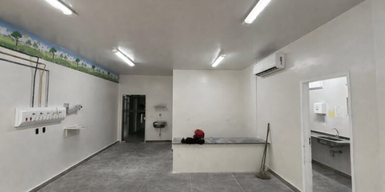 Prefeitura de Teresina conclui reforma na UTI Neonatal da Maternidade Wall Ferraz