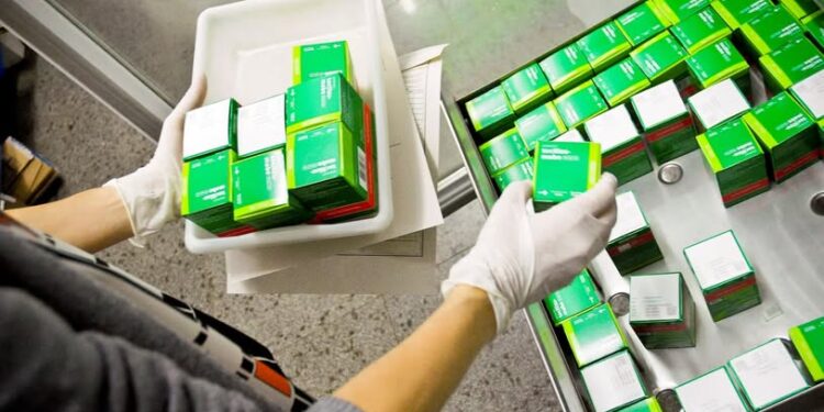 Sancionada lei que autoriza instalação de farmácias dentro de supermercados