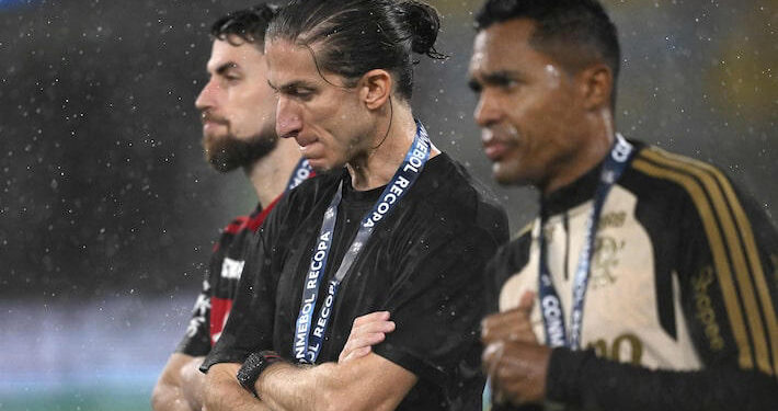 Flamengo anuncia desligamento de Filipe Luís após classificação para a final do Carioca