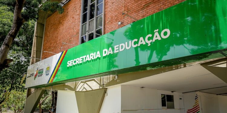 Seduc convoca mais de mil profissionais para reforçar ensino em tempo integral e educação profissional no Piauí