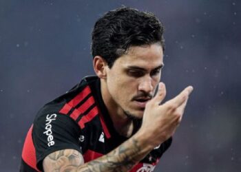 Em noite de reencontros e Gerson ‘nos holofotes’, Flamengo vence e mantém Cruzeiro no Z-4 do Brasileirão