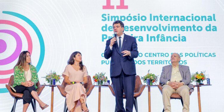 Com Piauí premiado por alfabetização, governo reforça investimento na primeira infância em simpósio internacional