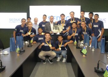 Seduc celebra campeões brasileiros de handebol que representarão o Brasil na Macedônia