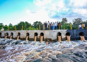 Governo do Estado inaugura passagem molhada e beneficia mais de 200 famílias na zona rural de Oeiras