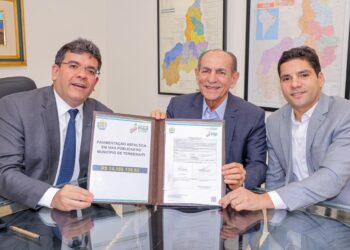 Governador assina ordens de serviço de R$ 27 milhões para pavimentação em Teresina, Picos, Piripiri e Floriano