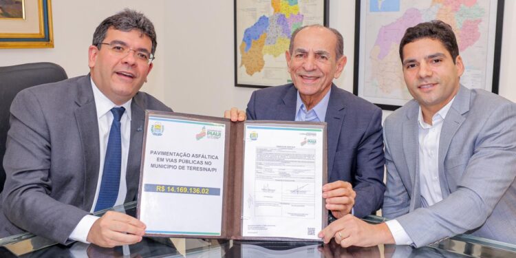 Governador assina ordens de serviço de R$ 27 milhões para pavimentação em Teresina, Picos, Piripiri e Floriano
