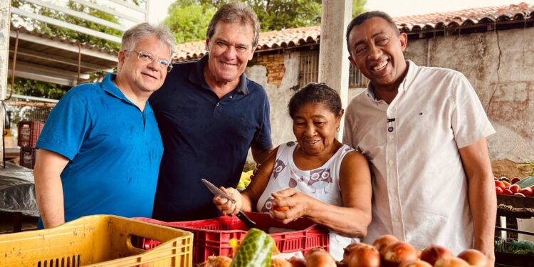 Joel Rodrigues recebe apoio do prefeito Gustavo Medeiros durante agenda em União