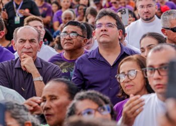 Governador participa da Procissão dos Passos em Oeiras e recebe título de cidadania em Floriano na sexta (27)