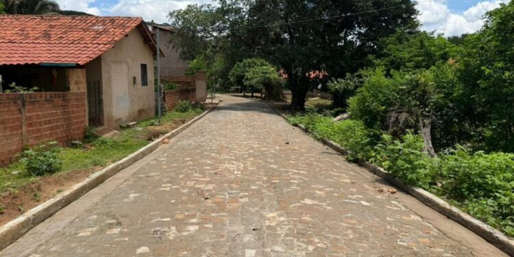 Moradores de Piripiri comemoram entrega de obras de pavimentação executadas pelo OPA