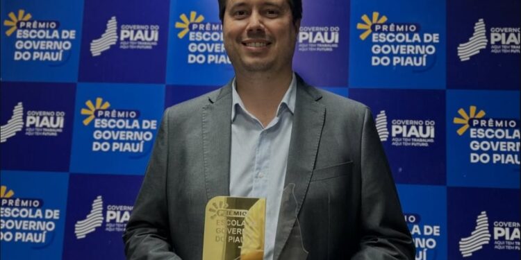 Marcelo Jannoti e Carla Sandra do Badespi recebem Prêmio de Destaques de 2025 no Governo do Estado