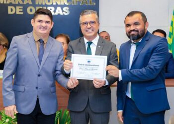 Dr. Vinicius recebe Título de Cidadão Oeirense e reforça compromisso com o município