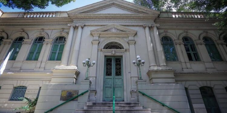 Servidores da Prefeitura de Teresina recebem salário no dia 30, véspera do feriado