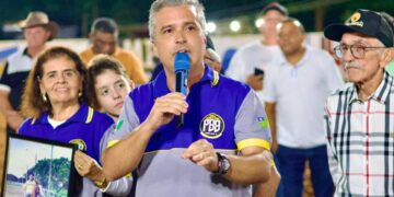 Dr. Vinicius  entrega reforma histórica de Parque de Vaquejada Breno Bezerra em Elesbão Veloso