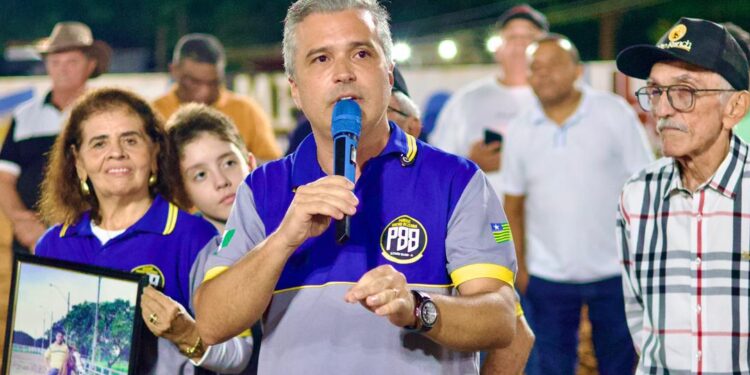 Dr. Vinicius  entrega reforma histórica de Parque de Vaquejada Breno Bezerra em Elesbão Veloso