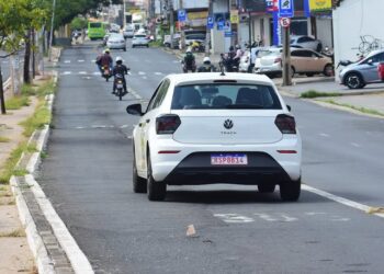 Silvio Mendes se reúne com representantes dos taxistas e discute melhorias para a categoria