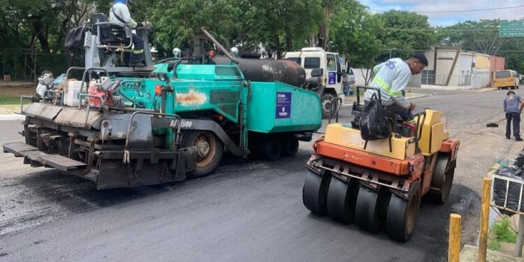 Rua Magalhães Filho ganha novo asfalto e Teresina já soma 67 vias asfaltadas e recapeadas
