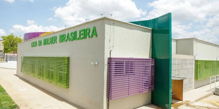 Jornalista denuncia agressões de ex-companheiro policial militar em Teresina