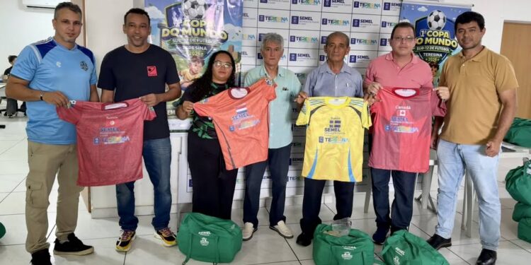 Semel entrega uniformes para 48 seleções da Copa do Mundo Sub-12 de futebol