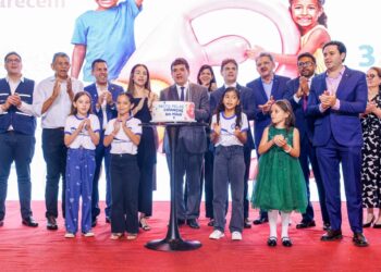 Governo do Piauí entrega mais de R$14 milhões para escolas por avanço histórico na alfabetização na idade certa