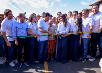 Em Capitão de Campos, Rafael Fonteles entrega 12 ruas asfaltadas e anuncia R$ 3,2 milhões para novos investimentos