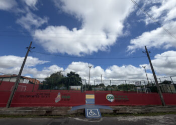 Quadra revitalizada com recursos do OPA fortalece esporte no Parque Anita Ferraz