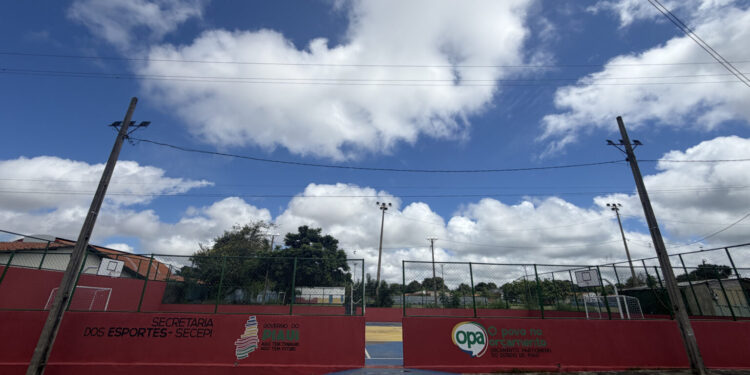 Quadra revitalizada com recursos do OPA fortalece esporte no Parque Anita Ferraz