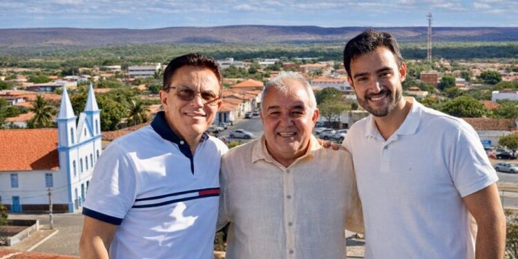 Vinicius Dias amplia bases no interior com apoio do ex-vereador Elias Laurentino