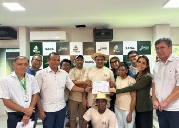 Sada e Adapi entregam selo de inspeção para empresa de produtos artesanais em Oeiras