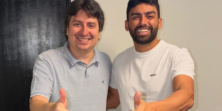 Draga Alana amplia base política e recebe apoio de Ênio Portela na disputa eleitoral de 2026