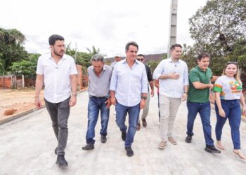 Ciro Nogueira inaugura obras em Dom Expedito Lopes e anuncia recursos