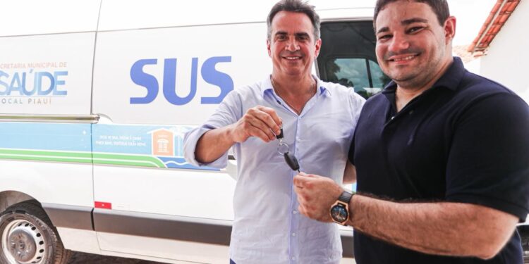 Em Cocal, em meio a uma multidão, Ciro entrega obras e anuncia benefícios para população