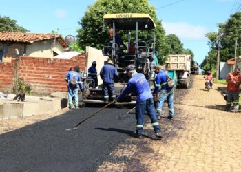 Governo do Estado executa obras de pavimentação asfáltica em Piripiri e Capitão de Campos