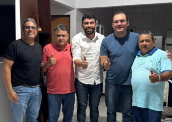 Draga Alana amplia base e recebe adesão de Vinício Ferreira em pré-campanha à Assembleia do Piauí