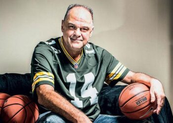 Oscar Schmidt, maior ídolo do basquete brasileiro, morre em SP aos 68 anos