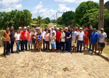 Dr. Vinícius reforça compromisso com Aroazes em dia marcado por entregas de obras