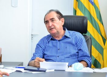 Prefeito de Floriano é multado e obrigado a refazer seletivo após decisão do TCE
