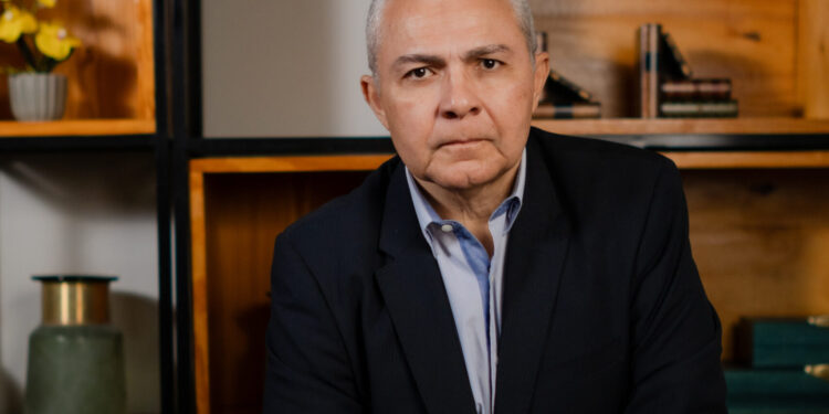 Toni Rodrigues apresenta plano de governo com foco em economia, segurança e geração de empregos no Piauí